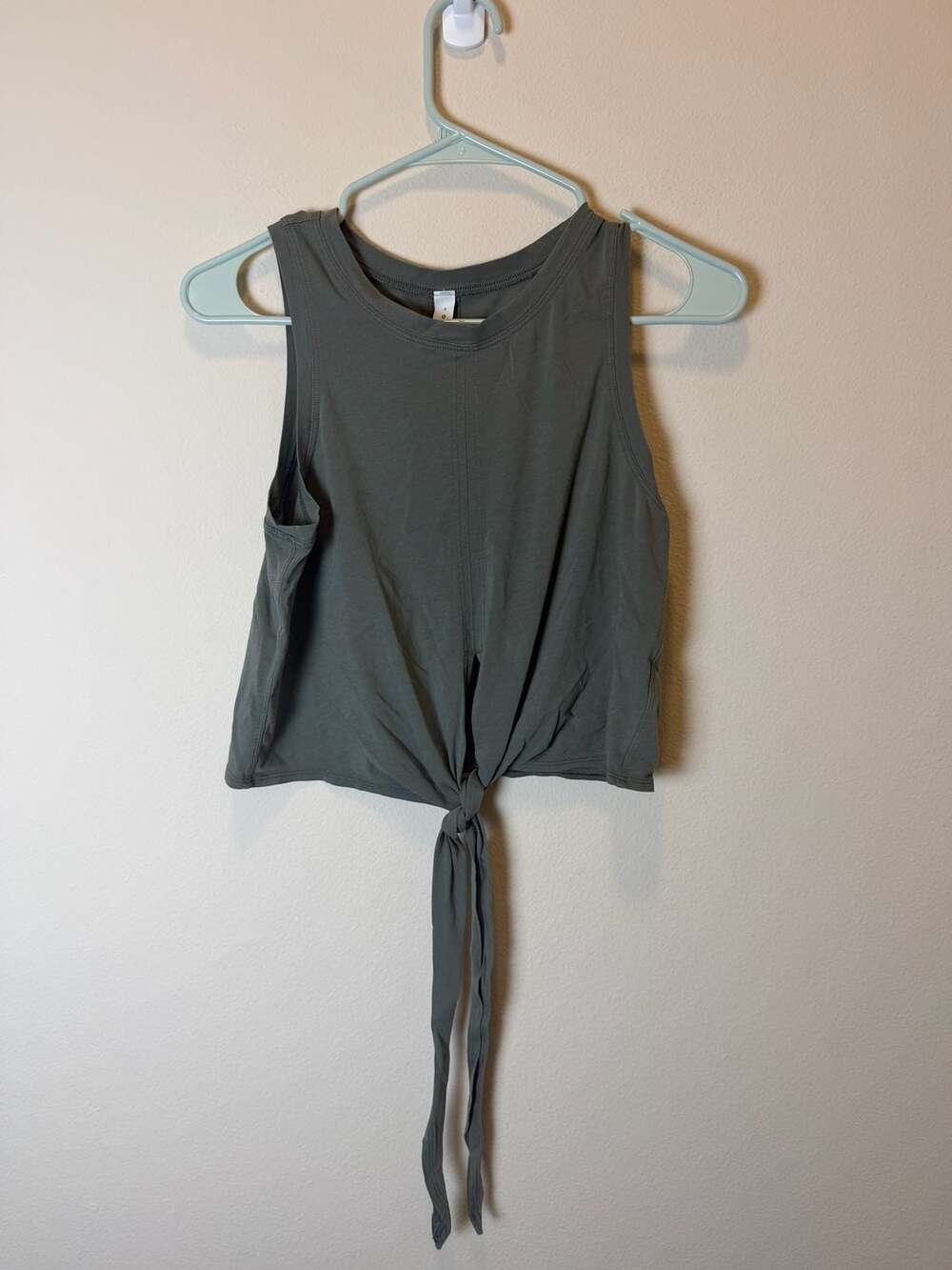 Lululemon Call It A Tie Tank Size 4 Green